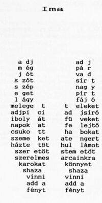 Ülök az ágy szélén